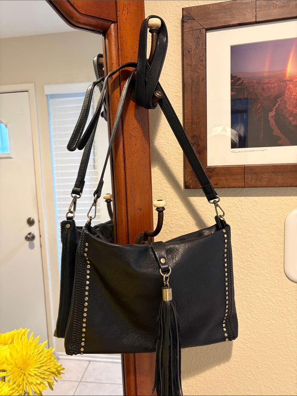 Jen & Co Black Tassel Leather Crossbody Shoulder Bag - Women